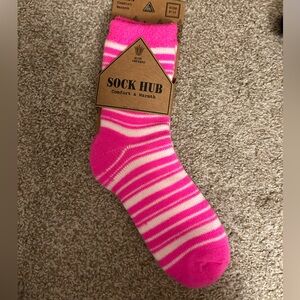 ‼️ Sock Hub Warm Aloe Infused Fuzzy Socks - Womens size 9-11